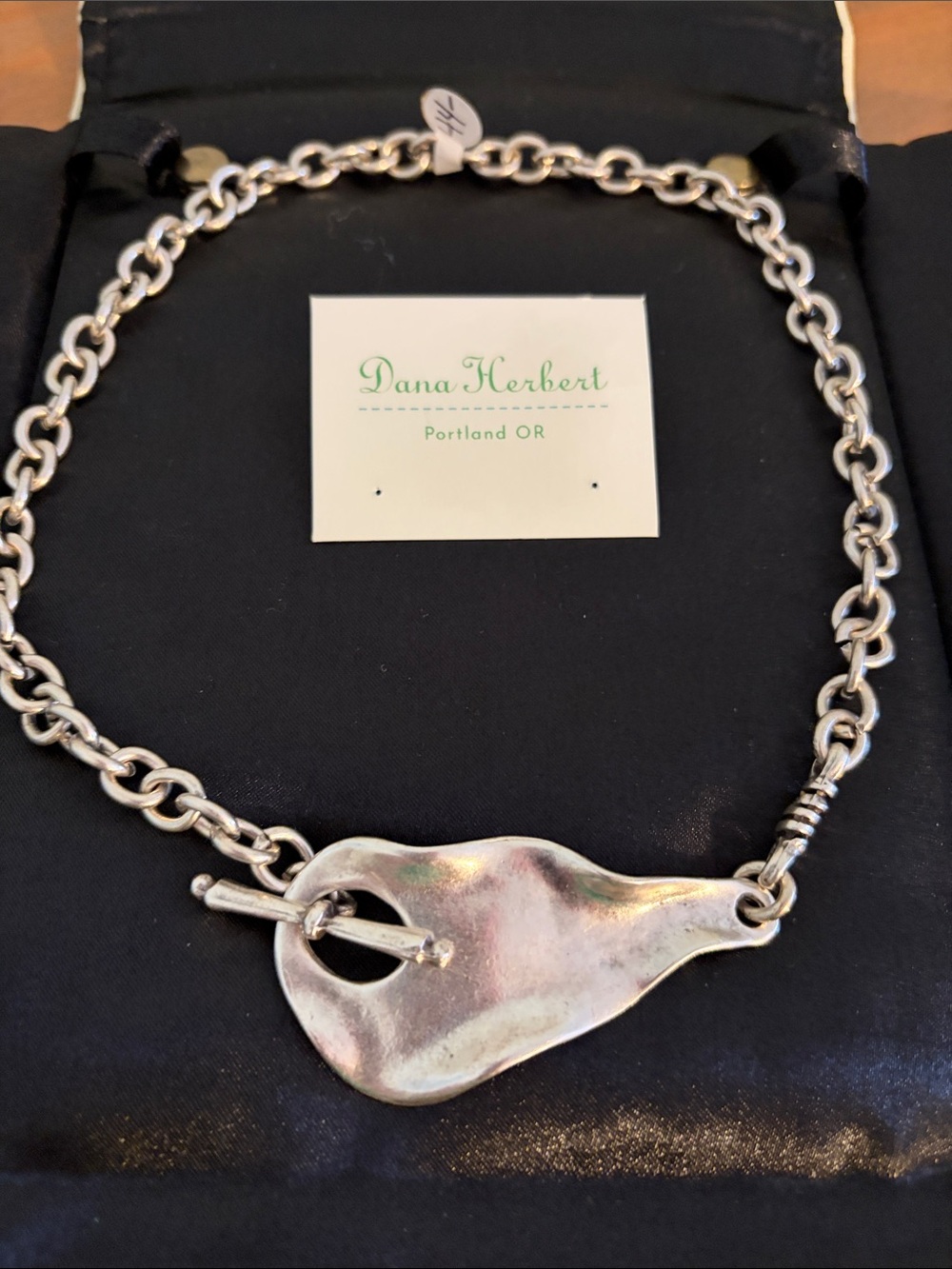16 inch approx Silver Toggle Necklace with Sculpted Pendant
